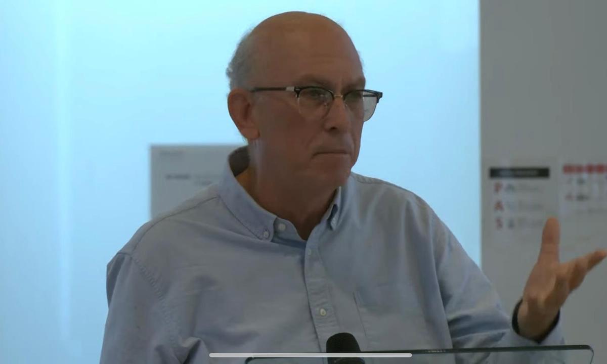 Lluís Ballester, en el momento de su intervención.