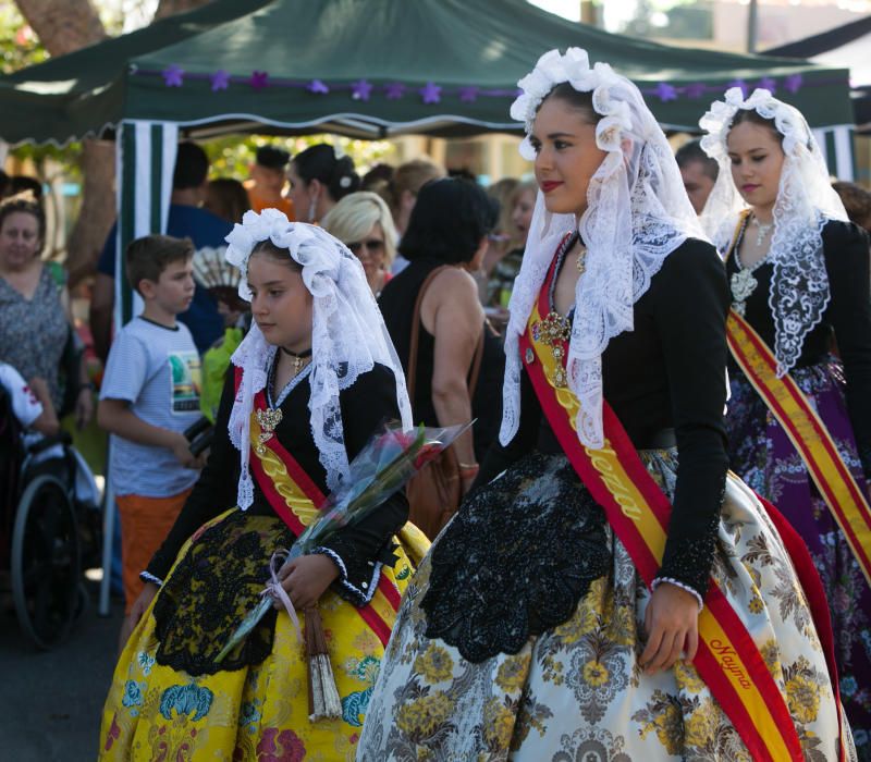 La Asociación de Paralíticos Cerebrales celebró su particular fiesta con su foguera 'En un lugar del cortijo'