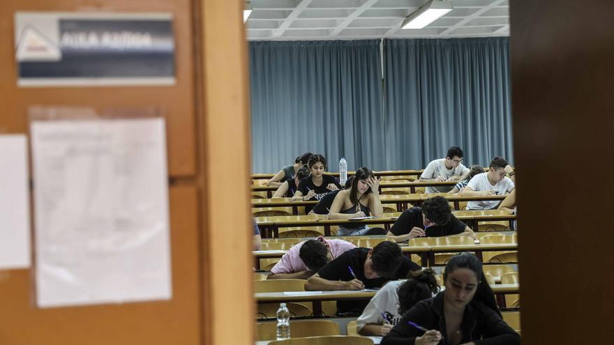 Primer día de la Selectividad 2023 en la Universidad de Alicante