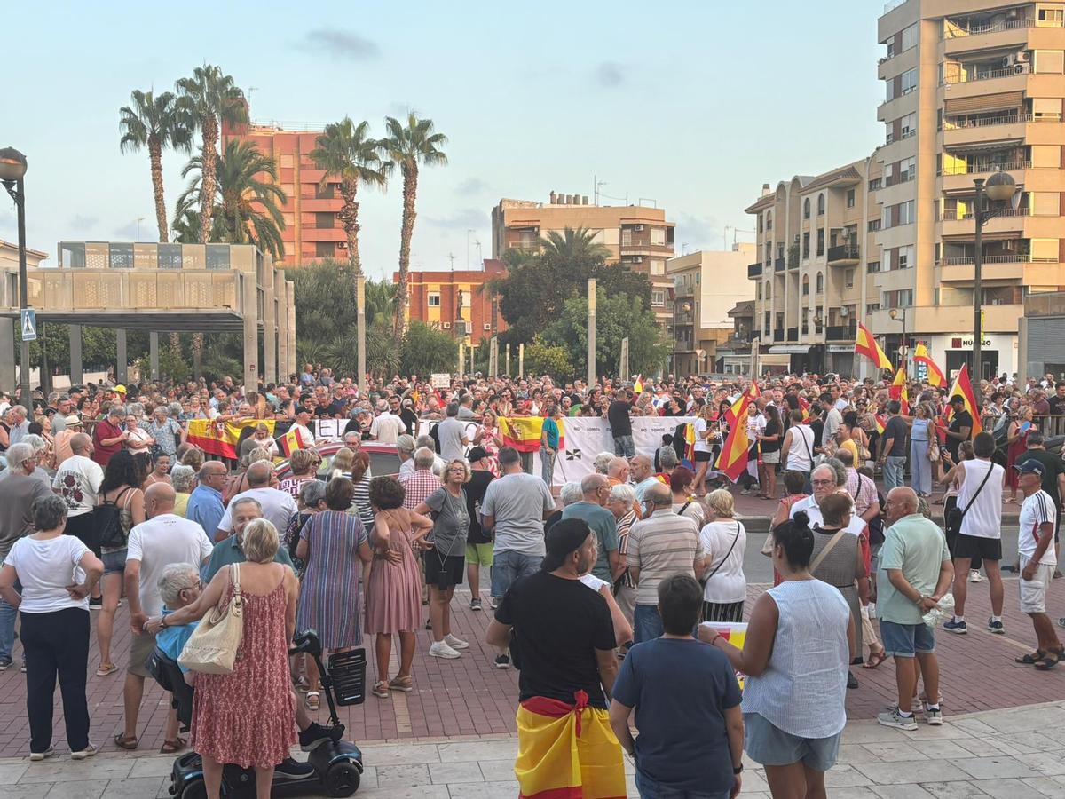 Masivas concentraciones en Sagunt y Port de Sagunt en apoyo a Ceuta Masivas concentraciones en Sagunt y Port de Sagunt en apoyo a Ceuta