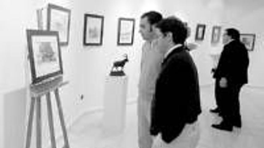 El artista Josechu Lalanda expone sus pinturas y esculturas en la joyería cacereña Nevacam