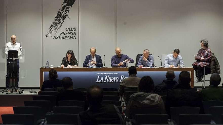 De izquierda a derecha, Hugo Castellanos, Laura Tuero, Ángel Morales, Jesús Martínez Salvador, Rolando Díaz, Félix Alberto Jiménez y Pilar del Canto.