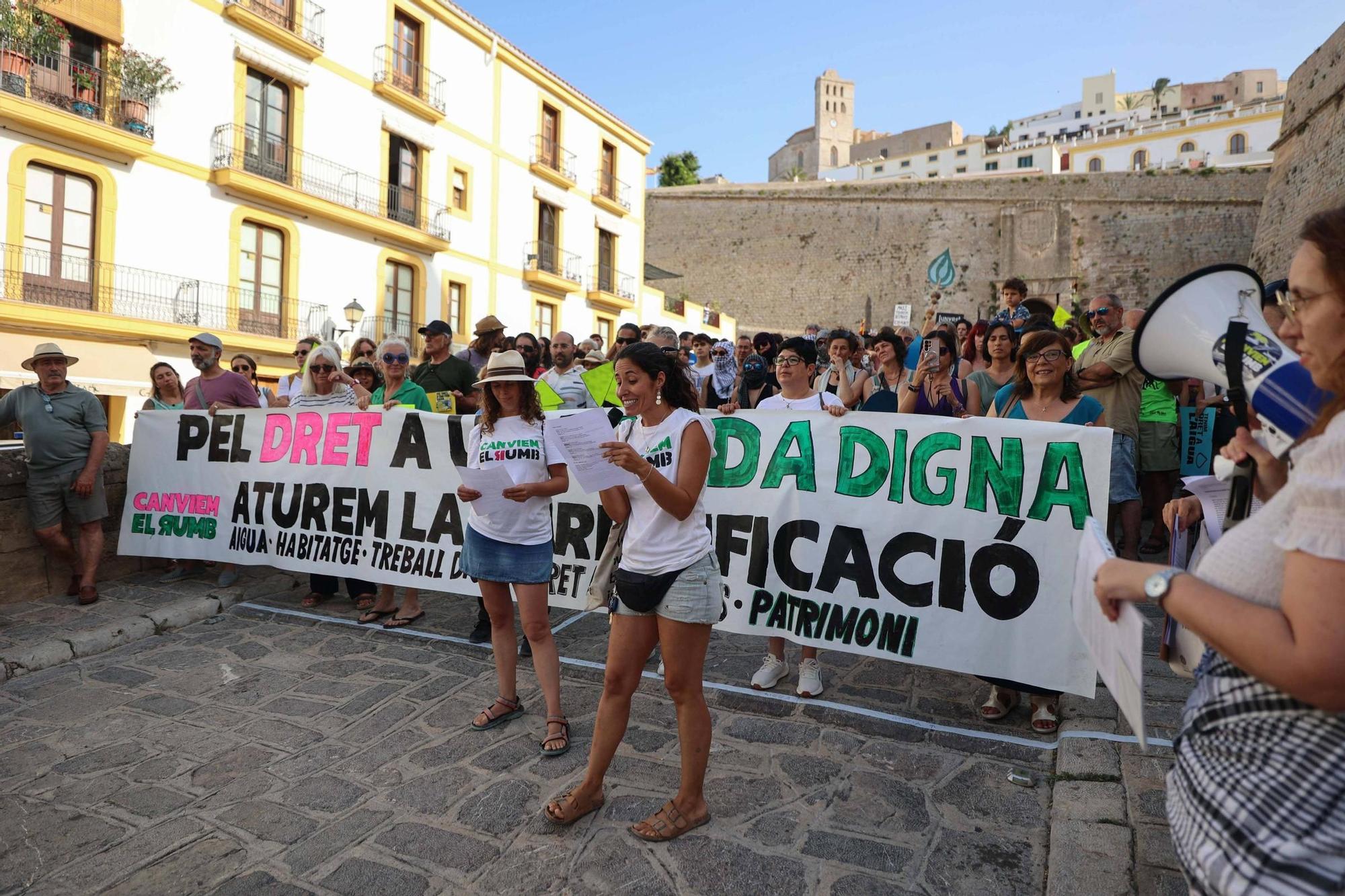Manifestación contra la masificación turística en Ibiza