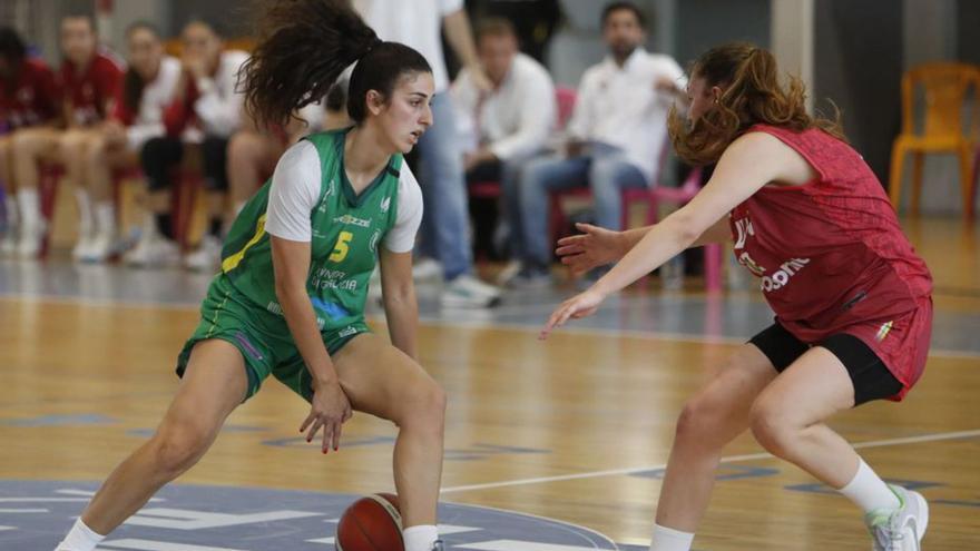 Lance del partido del viernes contra el Bosonit Unibasket. |  // FEB