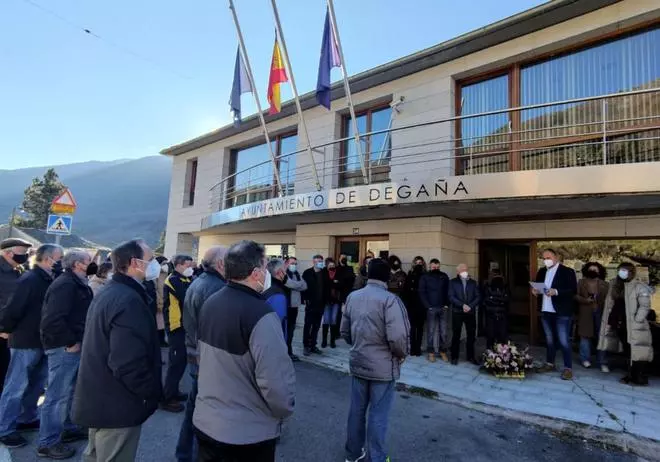 "Estaremos eternamente agradecidos a la gente que cada año recuerda a Sheila", dice la madre de la joven asesinada en 2004 en Degaña