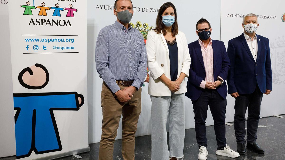 David Pueyo, propietario de la Carnicería Hermanos Pueyo, Cristina García, concejala de Deportes, Jesús Rodríguez, fundador de Zaragoza Plan, y Juan Carlos Acín, gerente de Aspanoa.