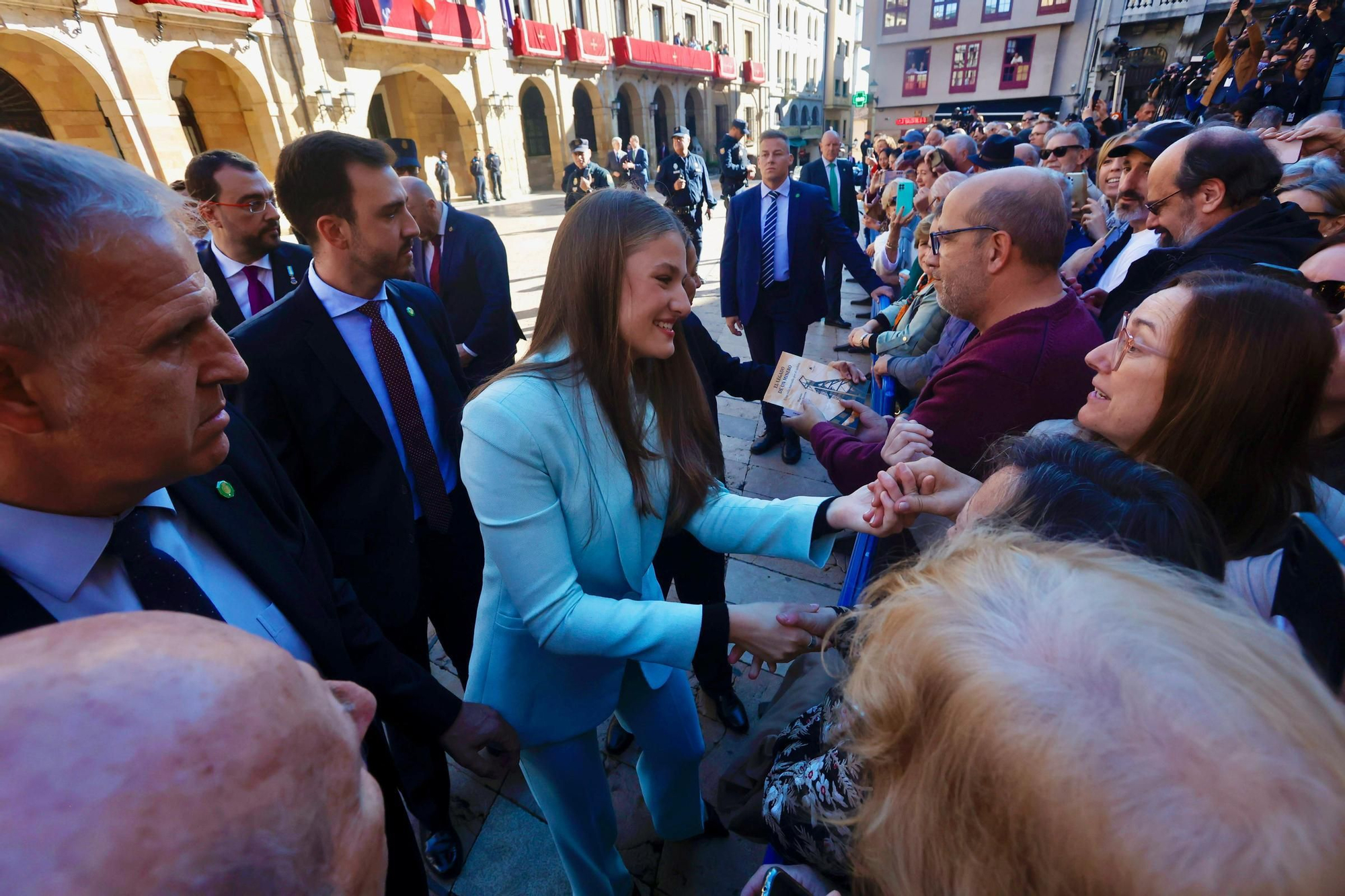 EN IMÁGENES |  Así fueron los primeros actos de la Princesa Leonor en solitario en Asturias: Alcaldesa Honoraria de Oviedo y Medalla de Asturias