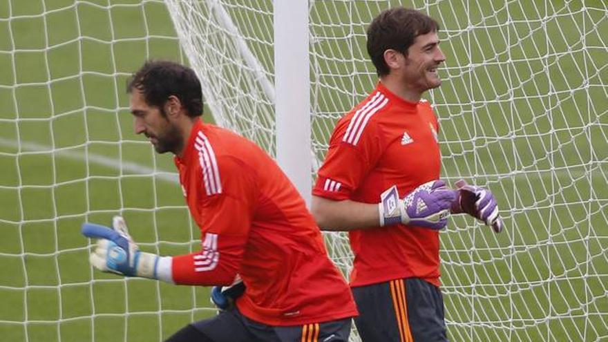 Casillas y Diego López se turnarán en la portería del Madrid hasta la final de la Champions