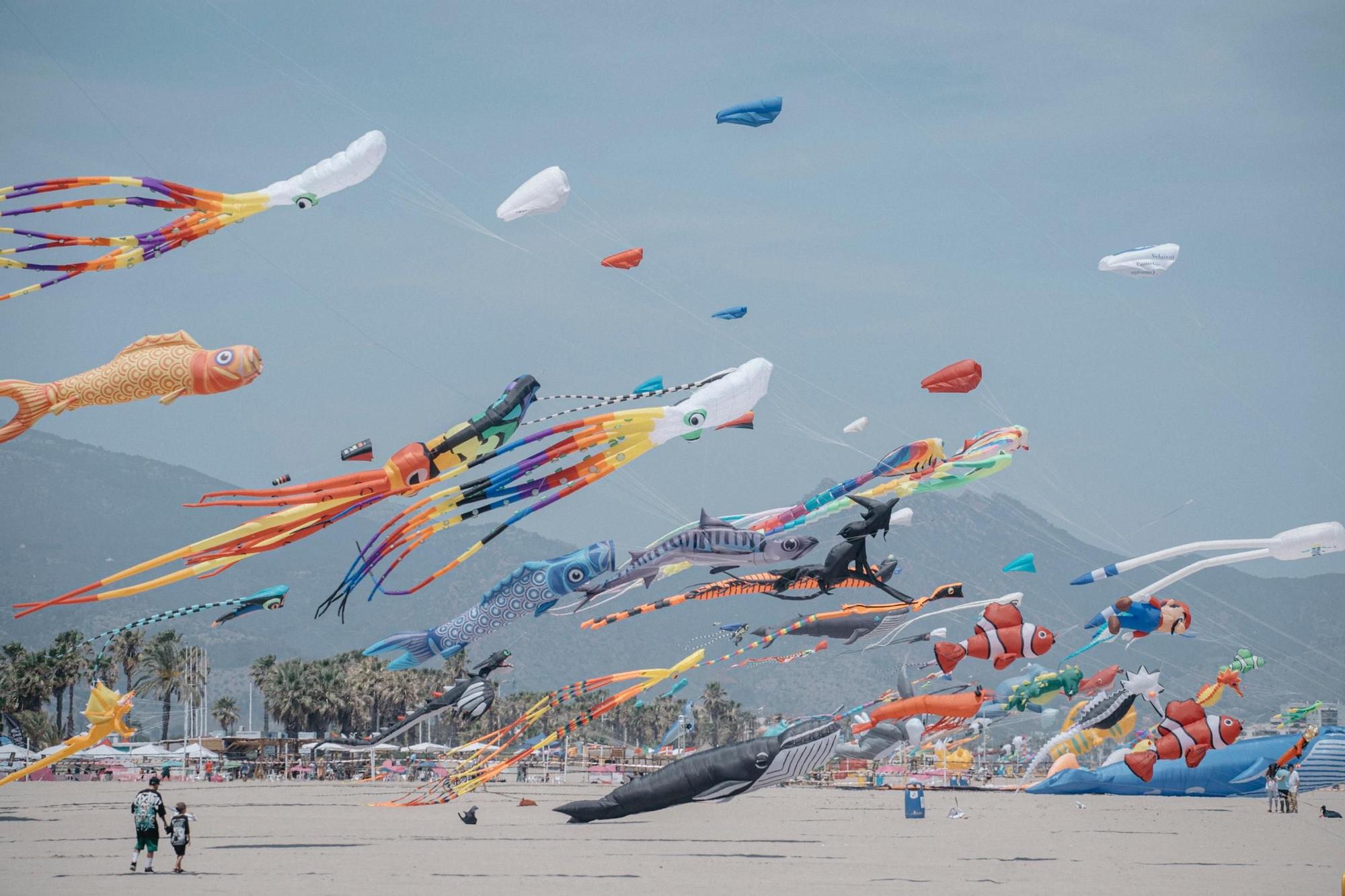 Las imágenes de la primera jornada del espectacular Festival del Viento de Castelló