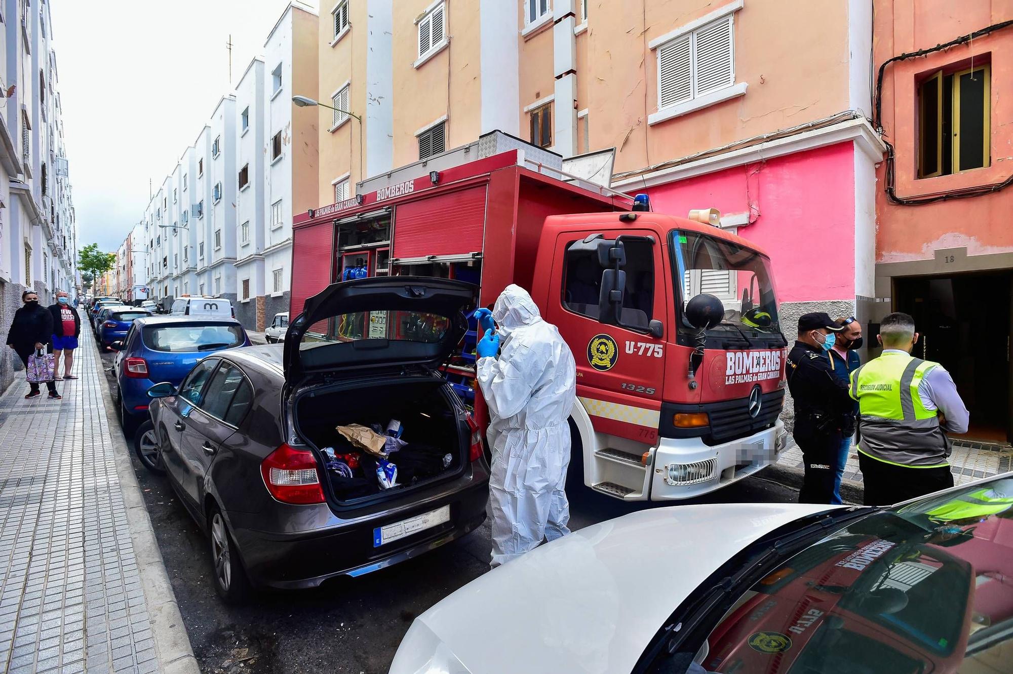 Hallan el cadáver de una mujer rodeado de basura en Schamann