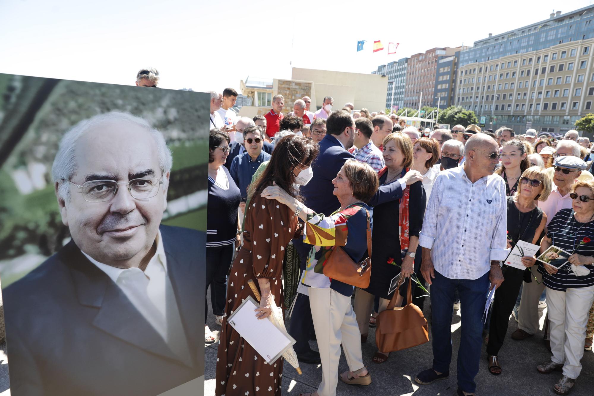 En imágenes: así fue el homenaje a Areces en Gijón