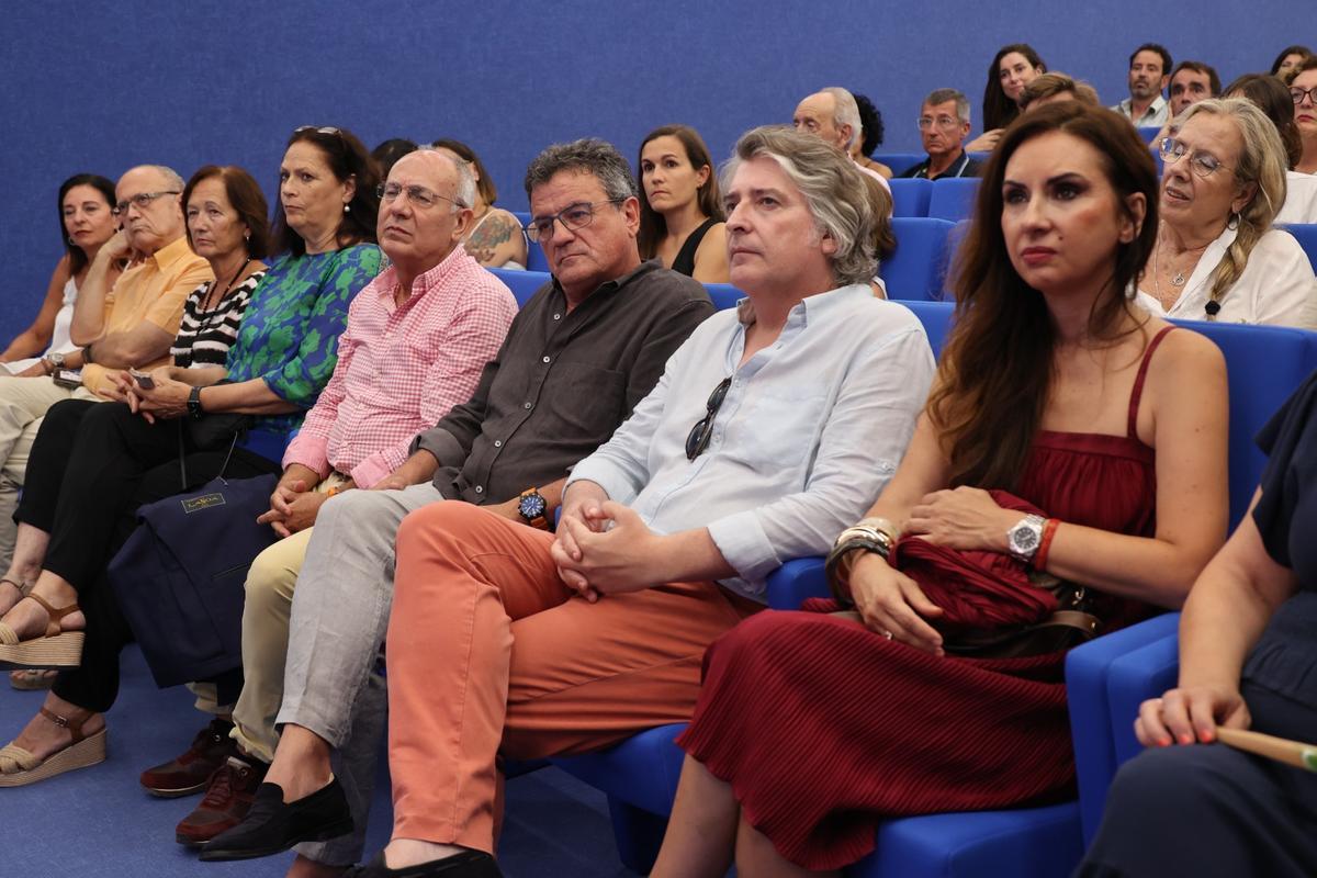 Inauguración de INFotoperiodistas ALC 25 en el Club INFORMACIÓN