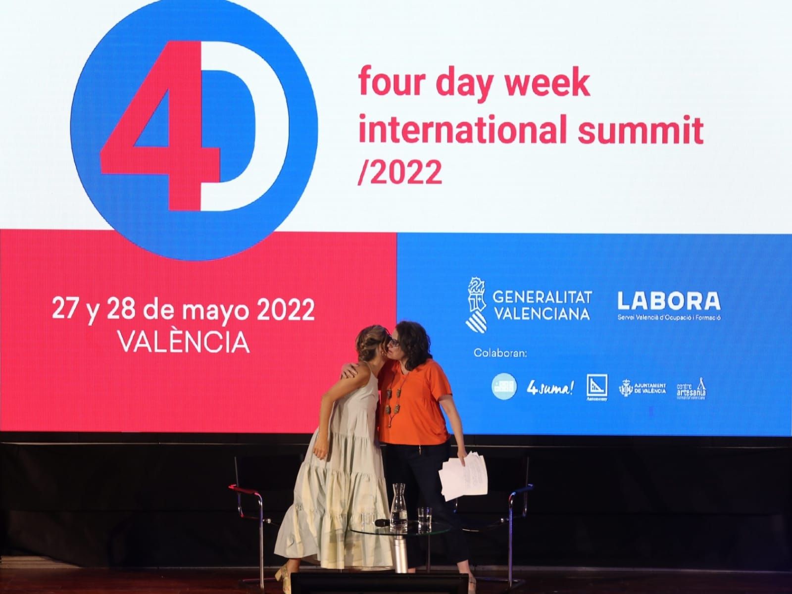 Díaz y Oltra en el congreso internacional sobre la semana de cuatro días que se celebra en València.