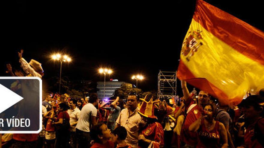 Llevan firmas al Congreso por un himno de España con letra