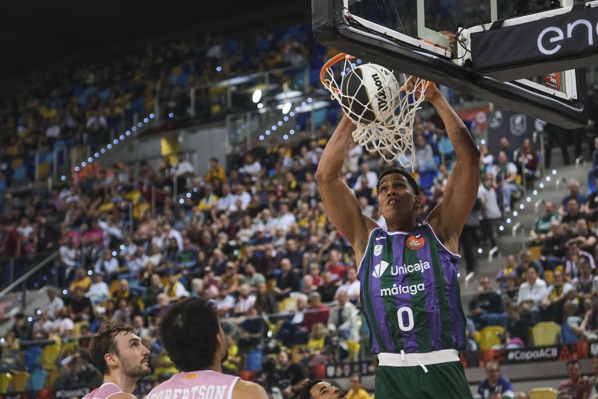100-83. El físico y el juego coral del Unicaja consumen al Joventut