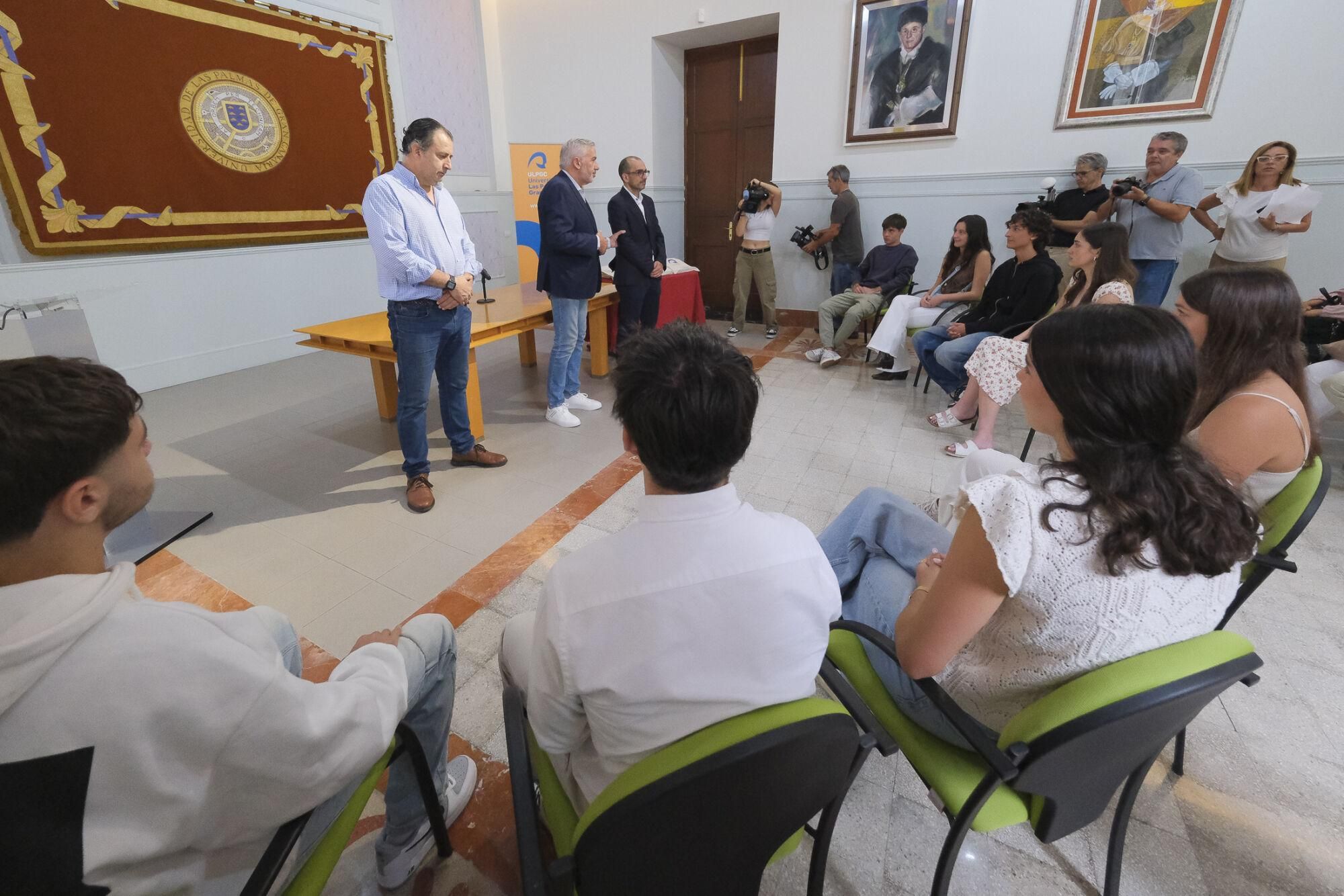 Recepción de la ULPGC a los estudiantes con mejores calificaciones en la PAU de junio 2025