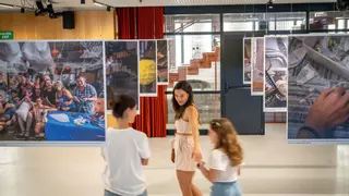 Descubre los secretos de la decoración de las fiestas de Gràcia en esta exposición gratuita de EL PERIÓDICO