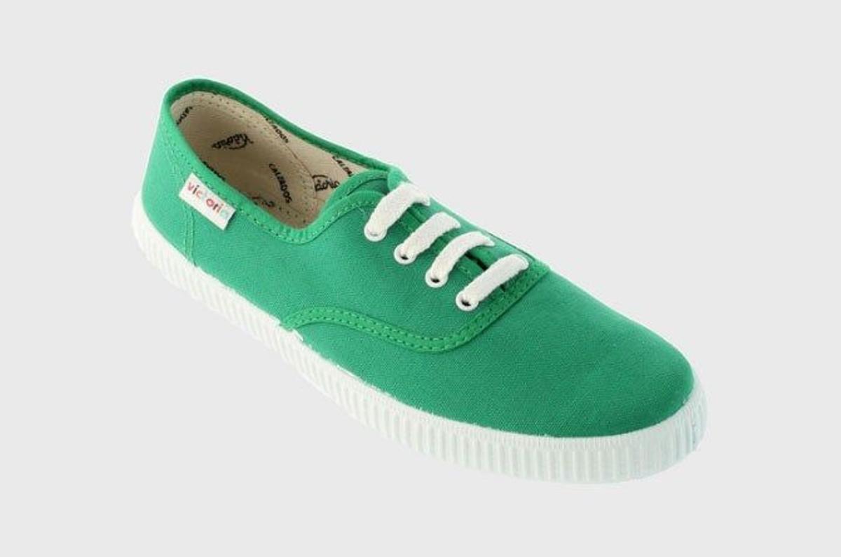 Zapatillas Victoria en color verde. (Precio: 23, 90 euros)