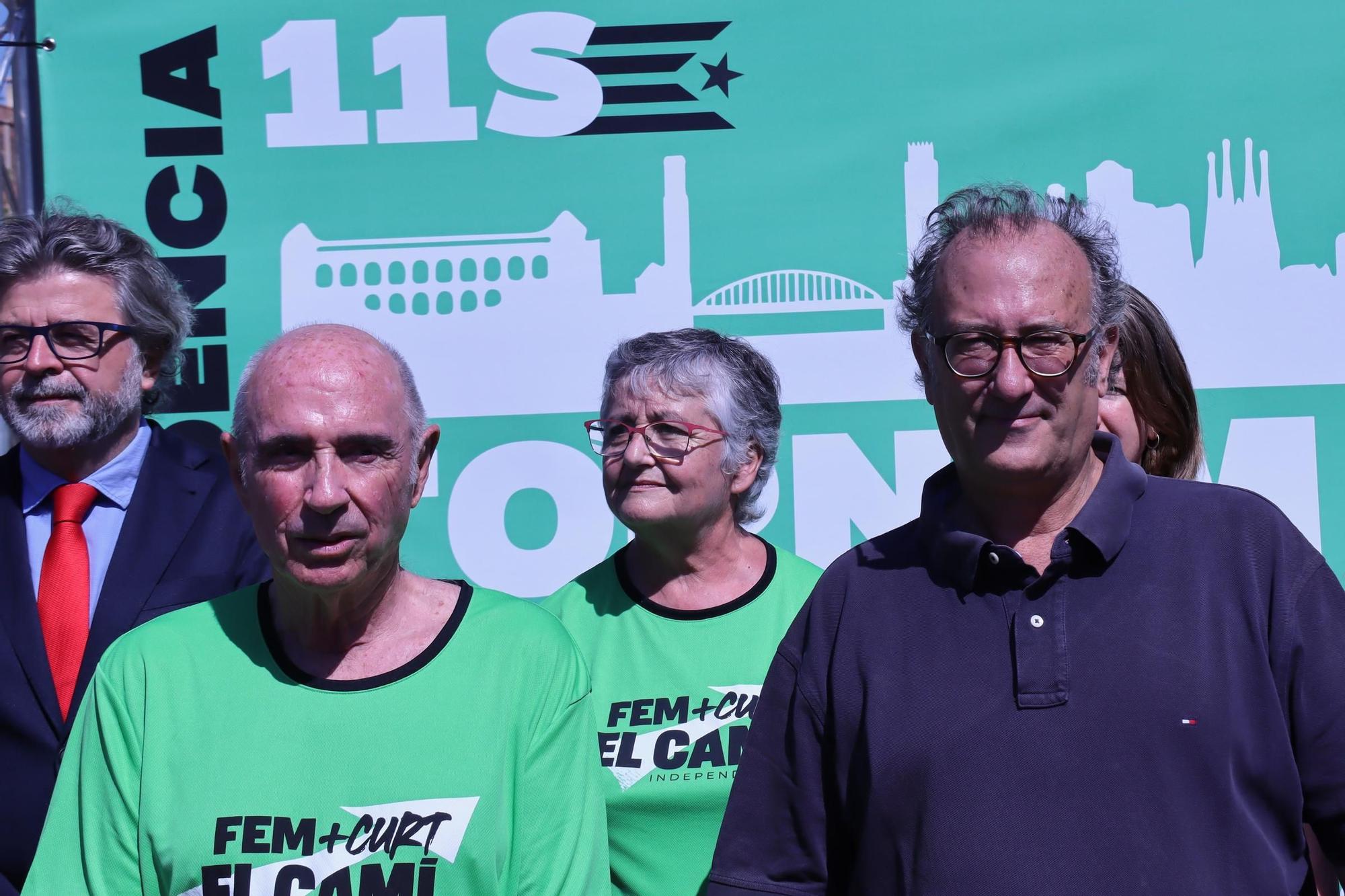 El presidente de la ANC, Lluís LLach, y el presidente de Òmnium, Xavier Antich, en la presentación de la movilización independentista de la Diada, en Arc de Triomf (Barcelona)