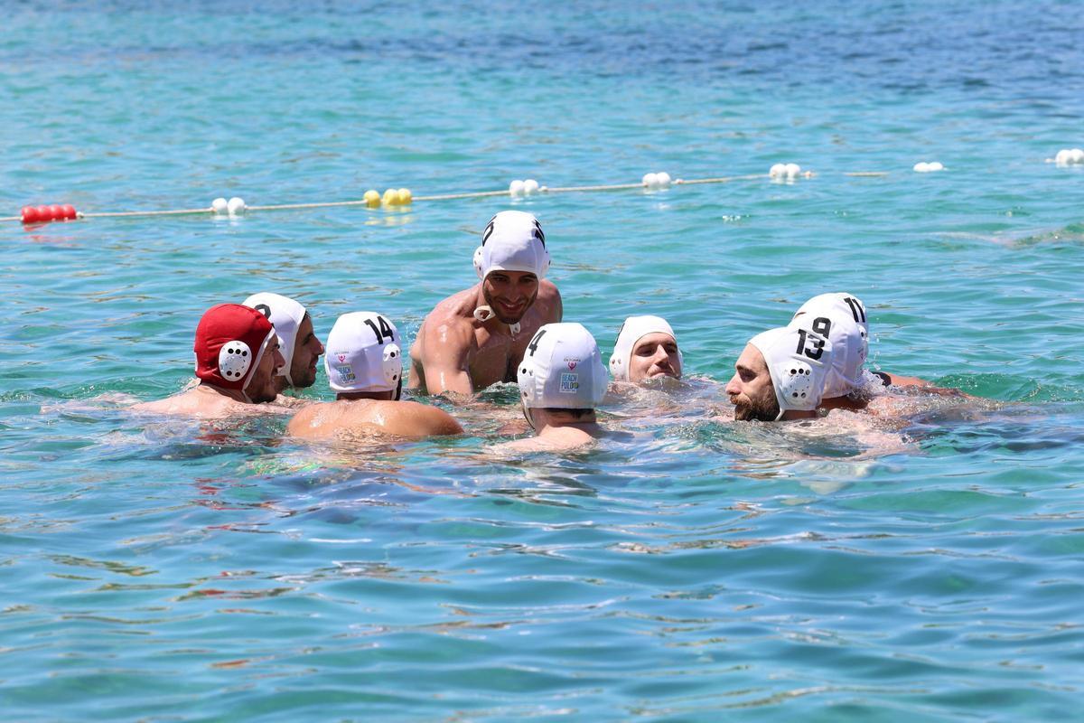 Imágenes de la fase final del Beach Polo Sant Josep disputado en Port des Torrent