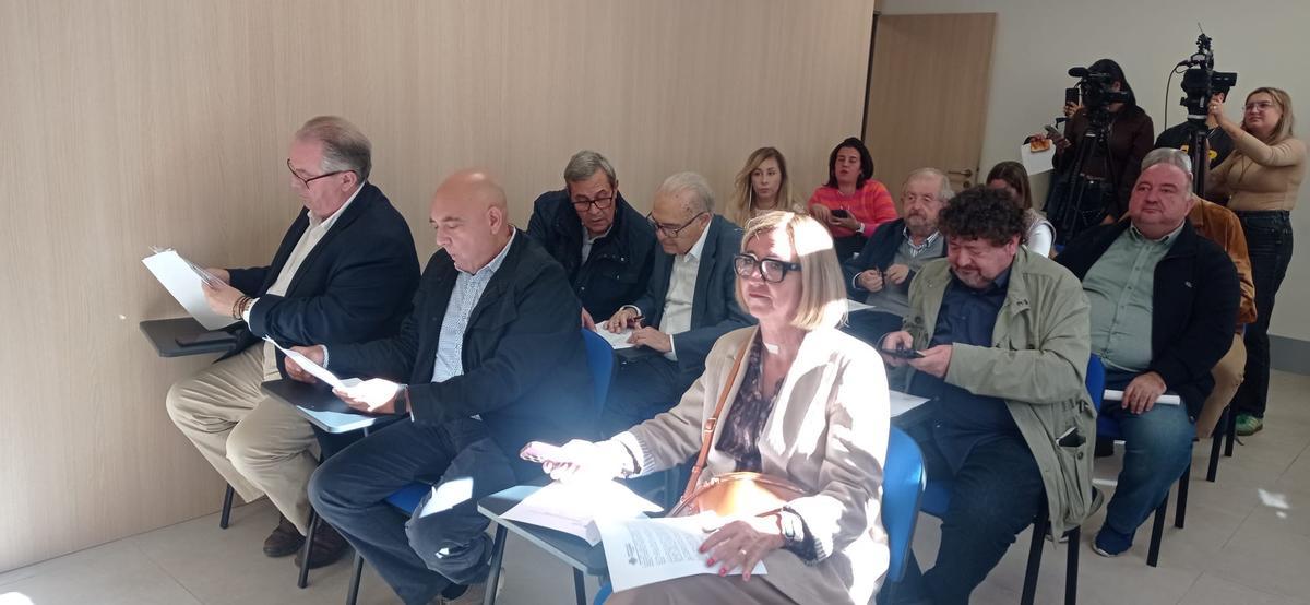 Asistentes al sorteo, este martes, en el Ayuntamiento de Castelló.