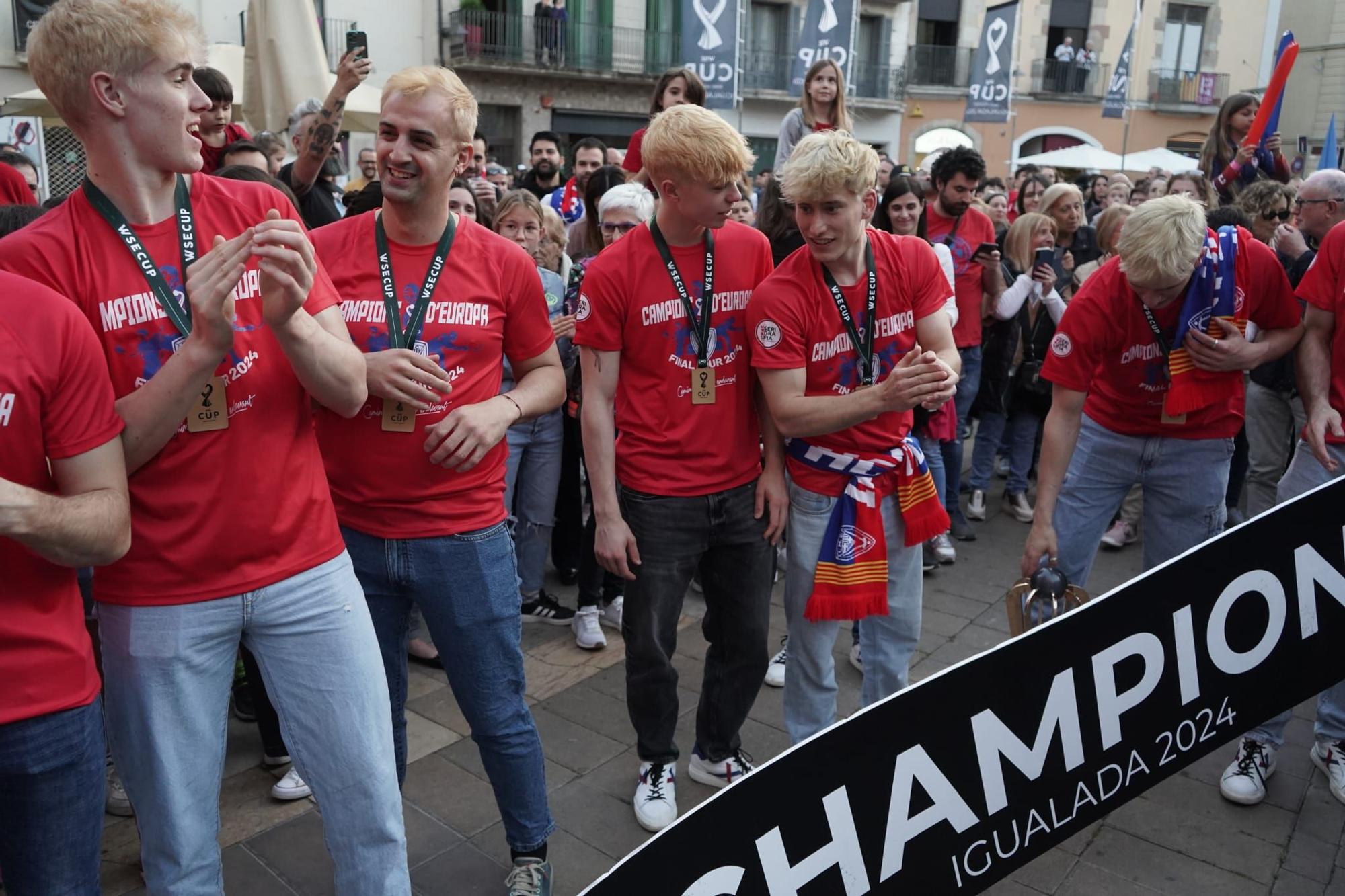 Les millors imatges de la celebració de l'Igualada HC després de guanyar l'Europe Cup