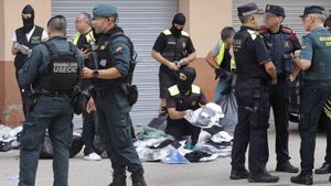 Decomissats a Roses més de 20.000 productes del ‘top manta’