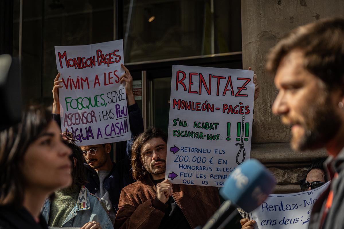 Decenas de inquilinos protestan ante una inmobiliaria de Barcelona por una estafa de 200.000 euros