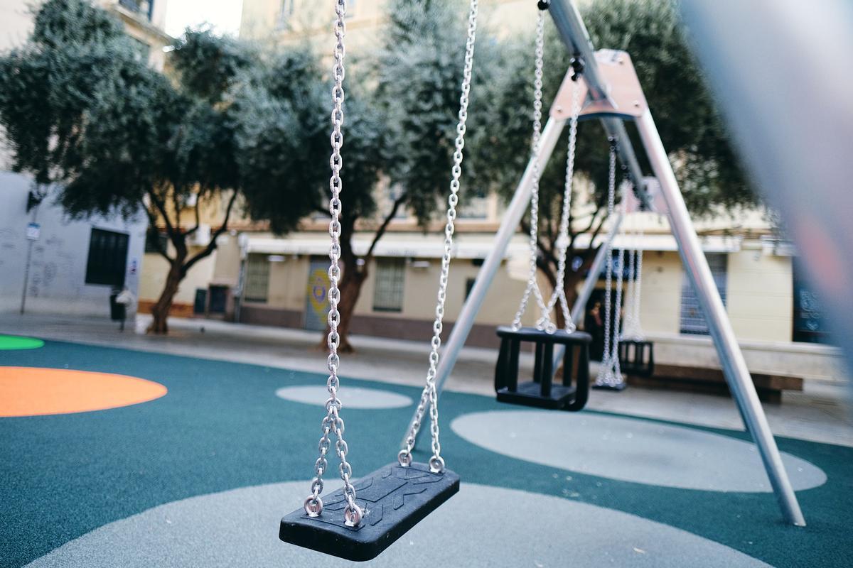 Vista del nuevo parque infantil de la plaza de las Cofradías.