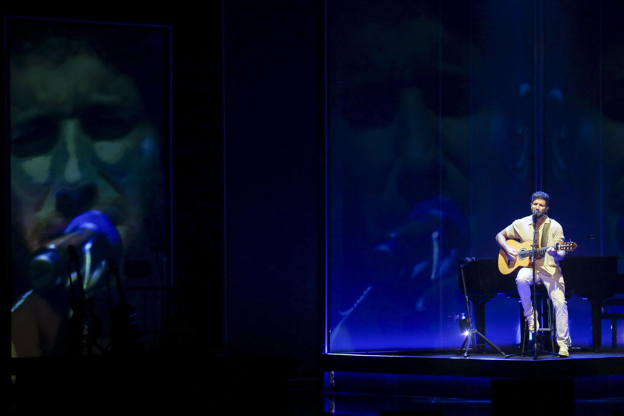 Las imágenes del concierto de Pablo Alborán en el Teatro Cervantes