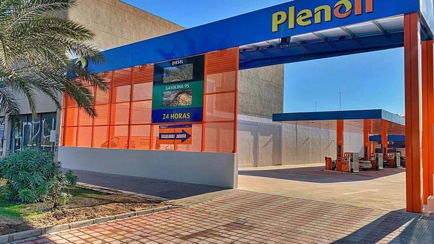 Nueva estación de servicio de Plenoil en Elche.