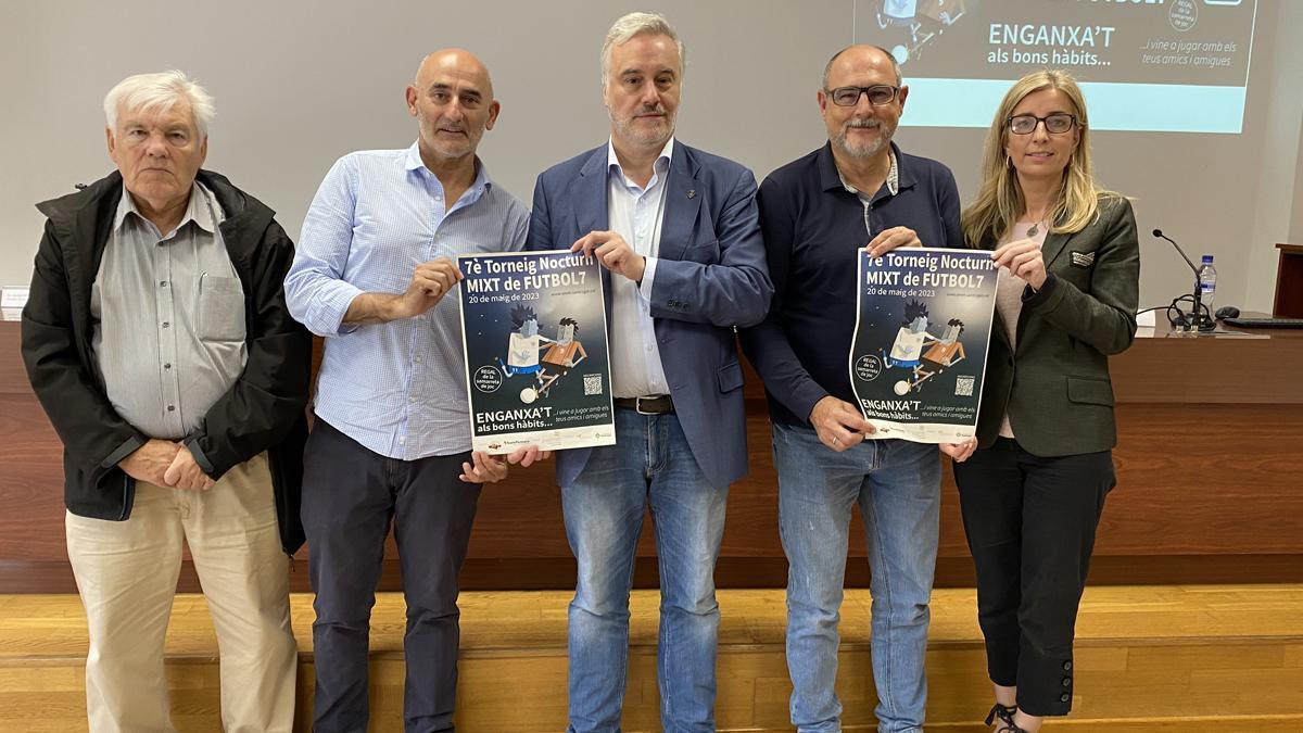 Acto de presentación de la 7ª edición del Torneig Nocturn Mixt de Futbol 7 Enganxa't als Bons Hàbits