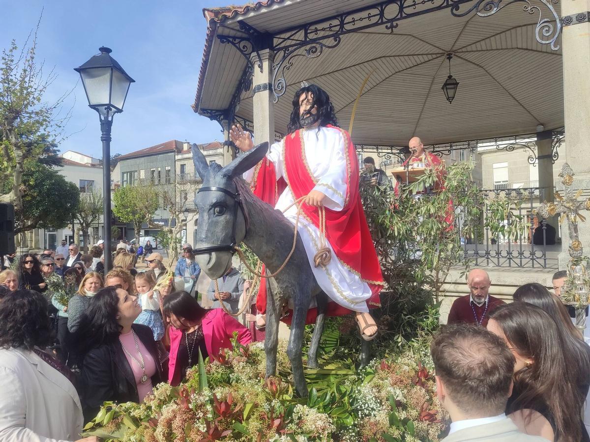 Así se vivieron la bendición de los ramos y la procesión de la Borriquilla Así se vivieron la bendición de los ramos y la procesión de la Borriquilla