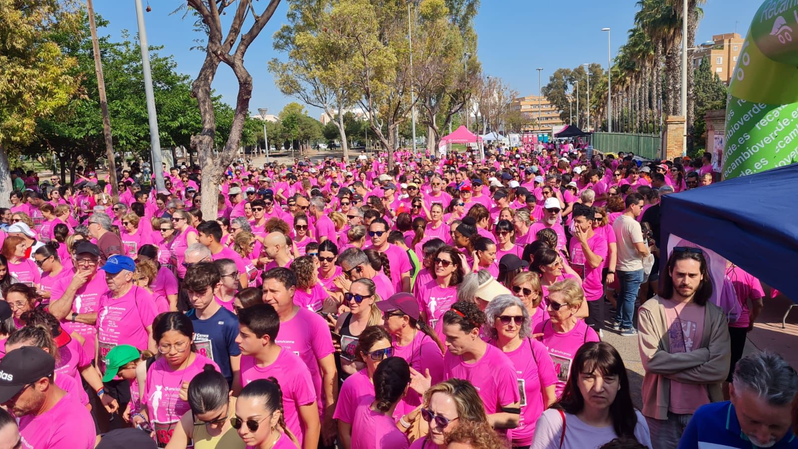 Los momentos más destacados de la Carrera contra el Cáncer de Mama en Sagunt