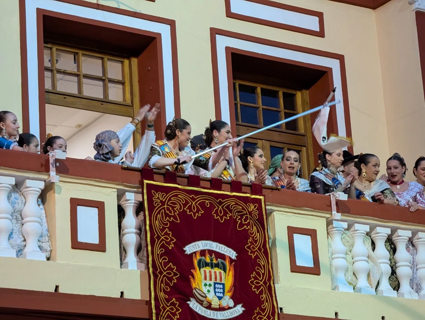 La Pobla de Vallbona entrega los premios a los monumentos de las comisiones falleras