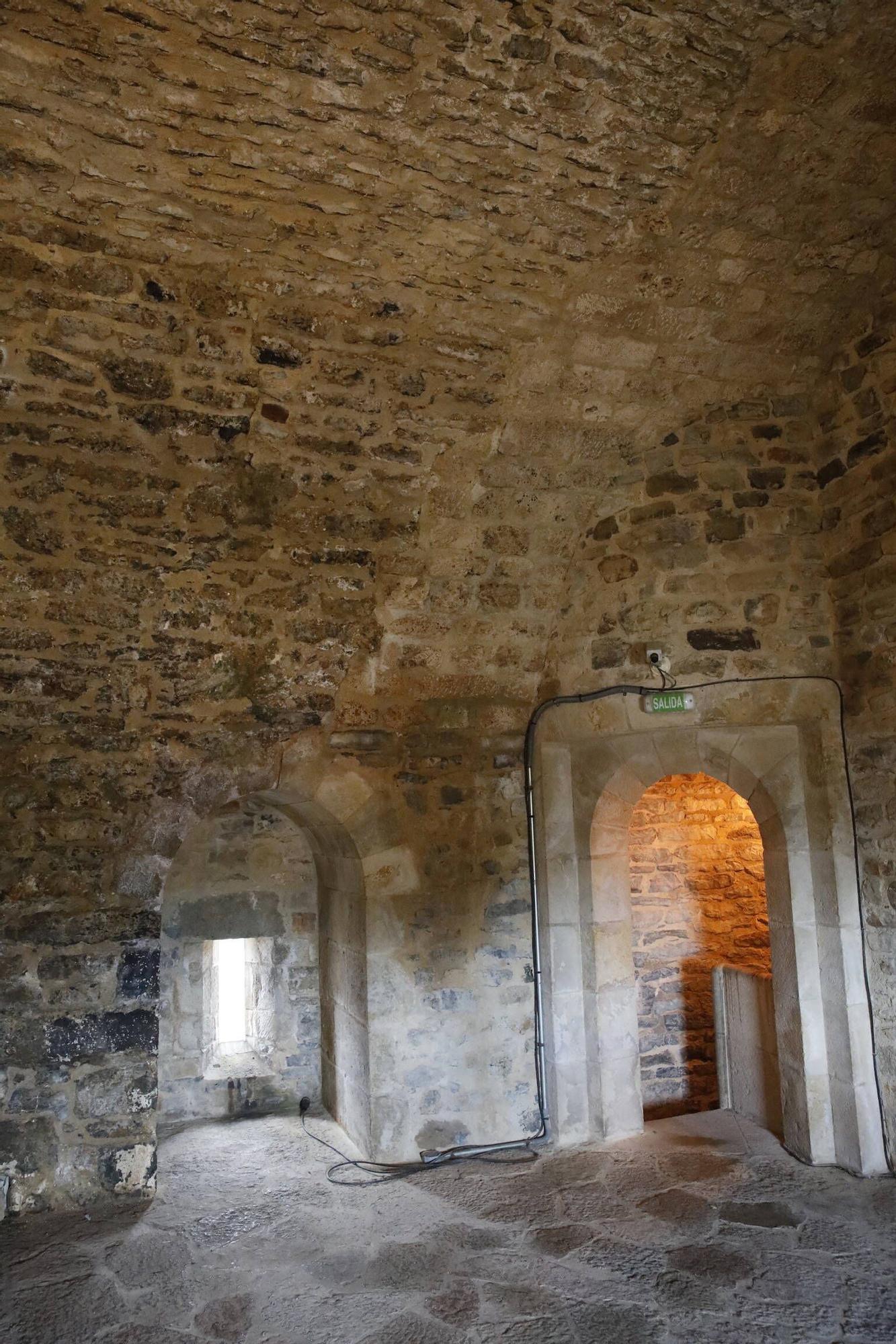 Así es por dentro la Torre de Salas, símbolo del poder señorial y siete siglos de historia