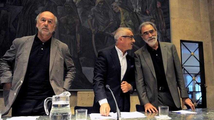 Por la izquierda, Jaime Rabanal, Tácito Suárez y Manuel Matallanas Bermejo, momentos antes de la rueda de prensa que dieron en el Sespa.