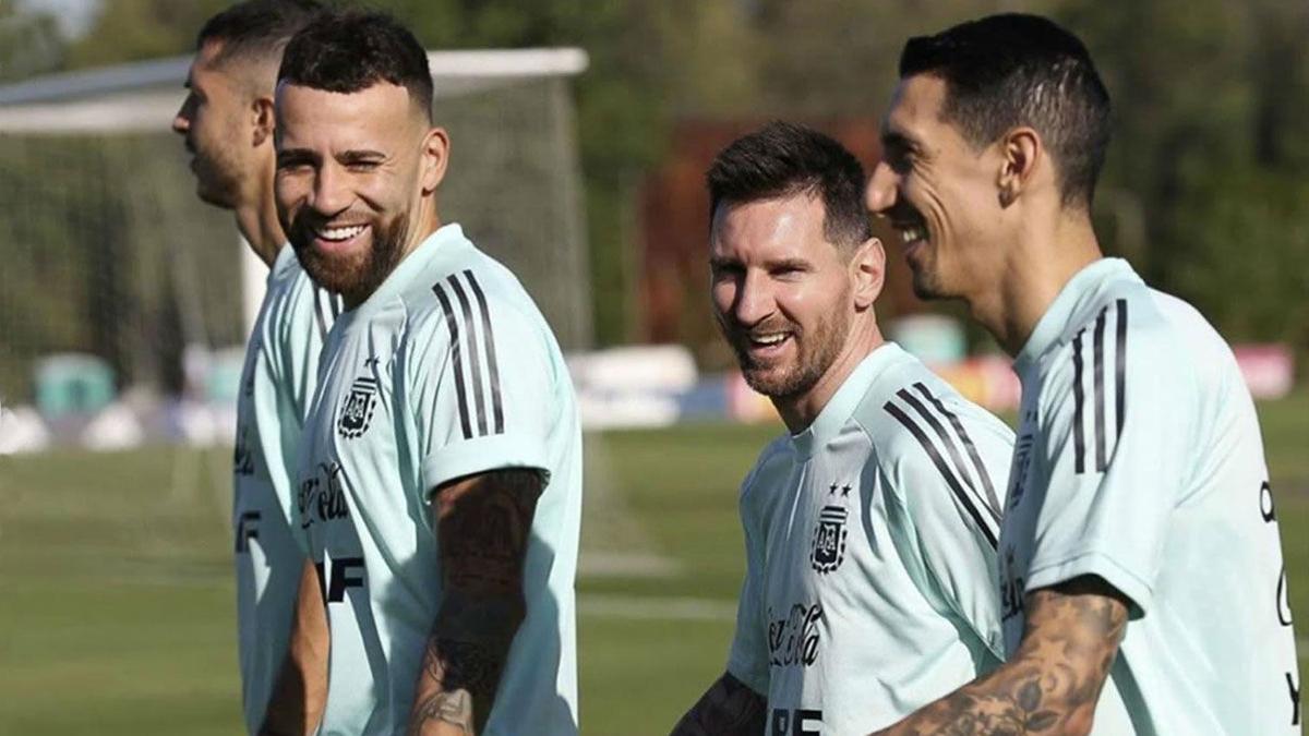Scaloni: "Messi está para jugar los dos partidos"