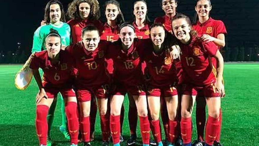 Equipo inicial de la selección española sub-17 frente a Islandia.