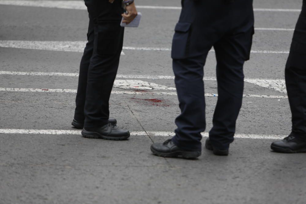 Un herido grave al ser atropellado en Alicante por una moto que se dio a la fuga