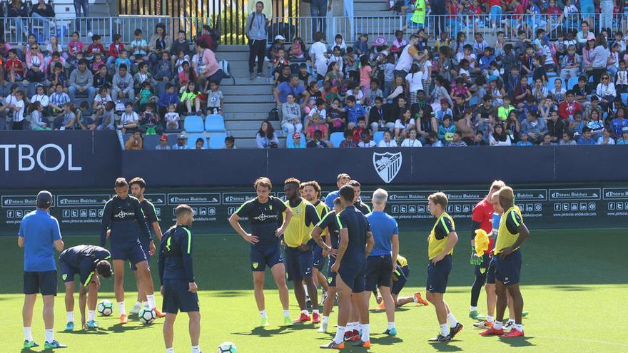 1.200 alumnos presenciaron el entrenamiento gracias a la campaña ´Valores Blanquiazules´.