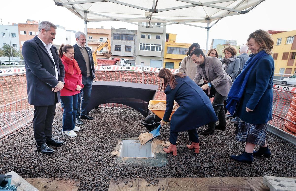 Colocación de la primera piedra del nuevo complejo residencial de Apanate