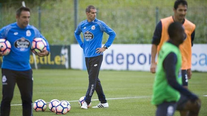 Gaizka Garitano, en una sesión en Abegondo.