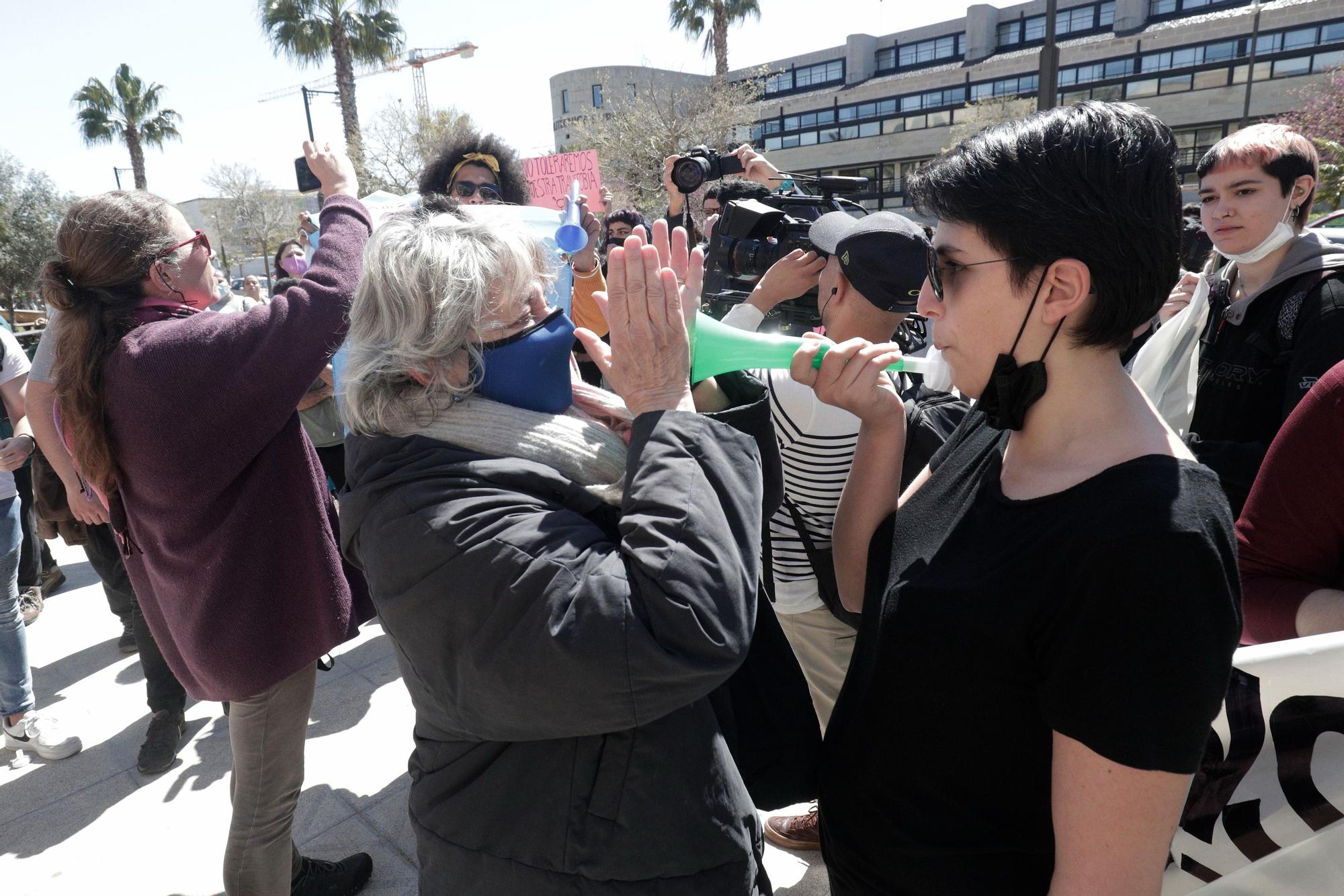 La UIB suspende por las protestas una conferencia sobre transexualidad