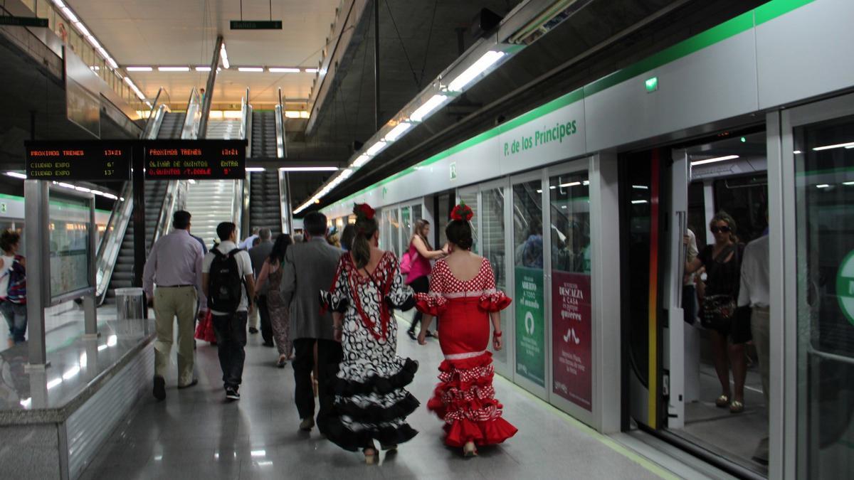 El metro de Sevilla refuerza su operativo durante la Feria de Abril.