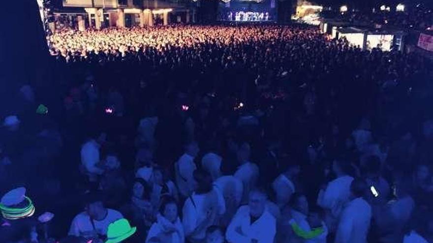 Desde la perspectiva del grupo Triunfo y la orquesta Armonía Show.