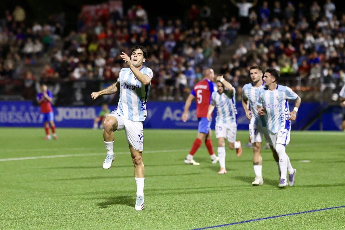 Primera ronda de la Copa del Rey entre el CD Estepona y el Málaga CF