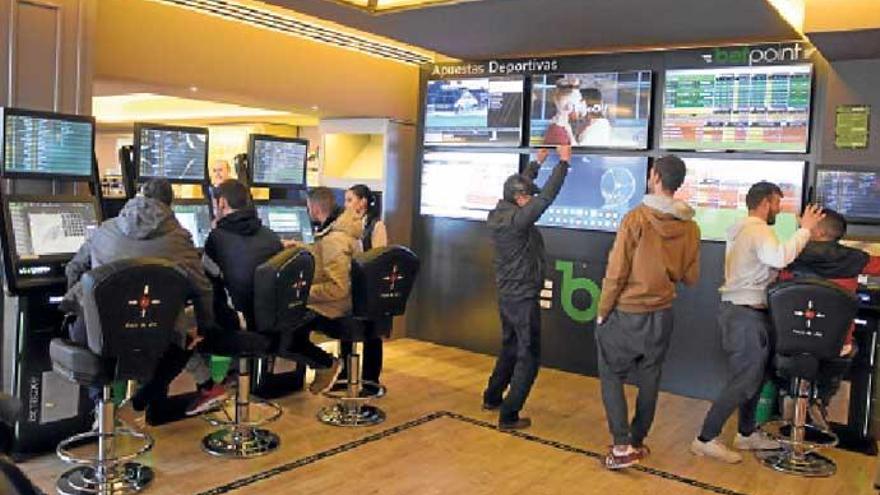 Automaten für Sportwetten soll es künftig in den meisten Spielsalons geben.