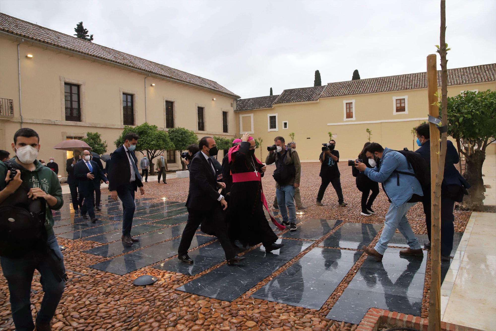 Vista institucional a la Capilla del Espíritu Santo y el renovado Palacio Epsicopal