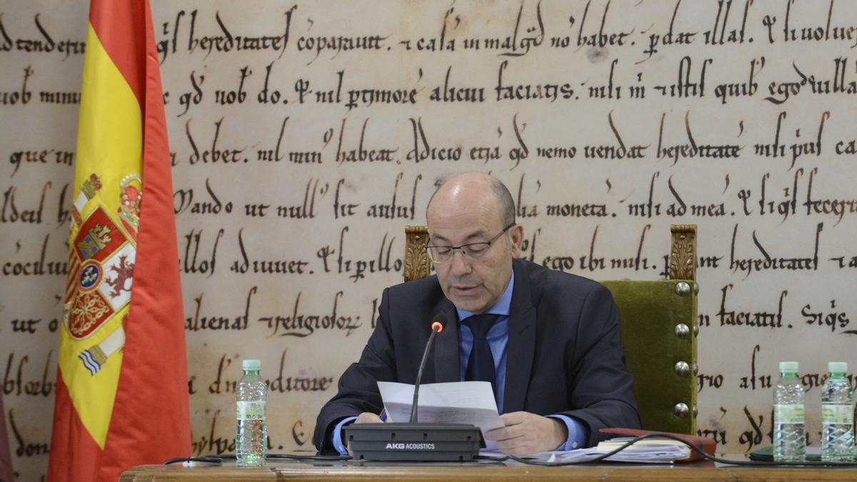 El concejal de Seguridad Ciudadana, José Manuel Salvador, en una sesión plenaria.